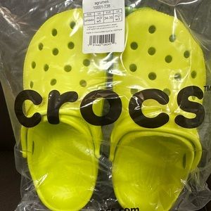 Brand New Crocs - Citrus Color - Men’s Size 3 / Women’s Size 5